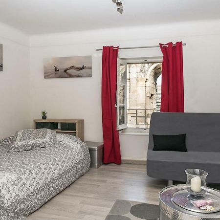 Studio Avec Vue Sur Les Arenes Arles Exterior photo