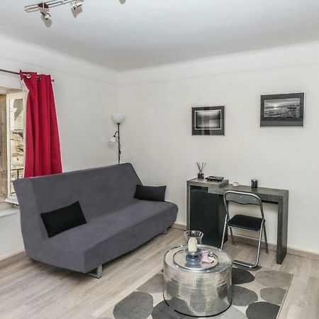 Studio Avec Vue Sur Les Arenes Arles Exterior photo