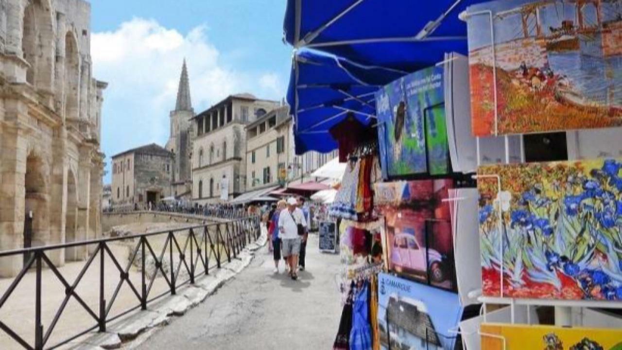 Studio Avec Vue Sur Les Arenes Arles Exterior photo