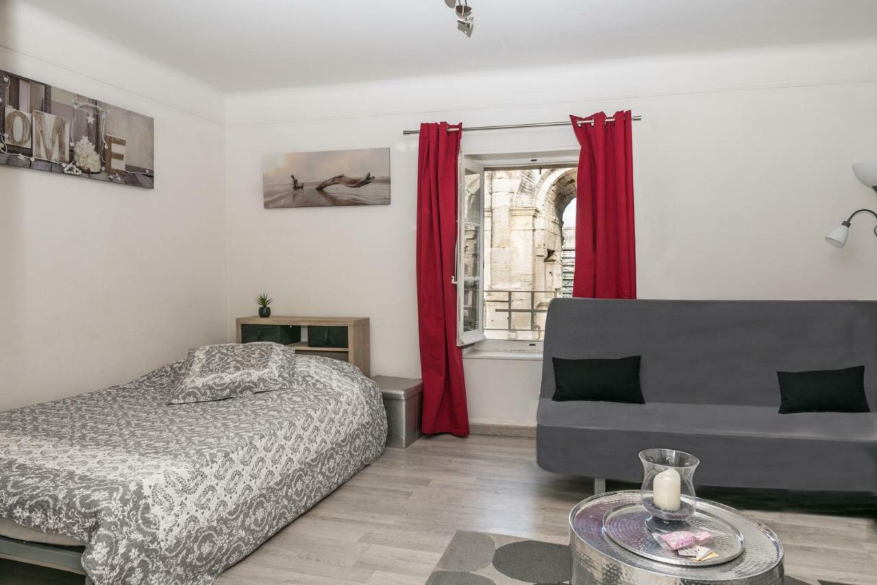 Studio Avec Vue Sur Les Arenes Arles Exterior photo
