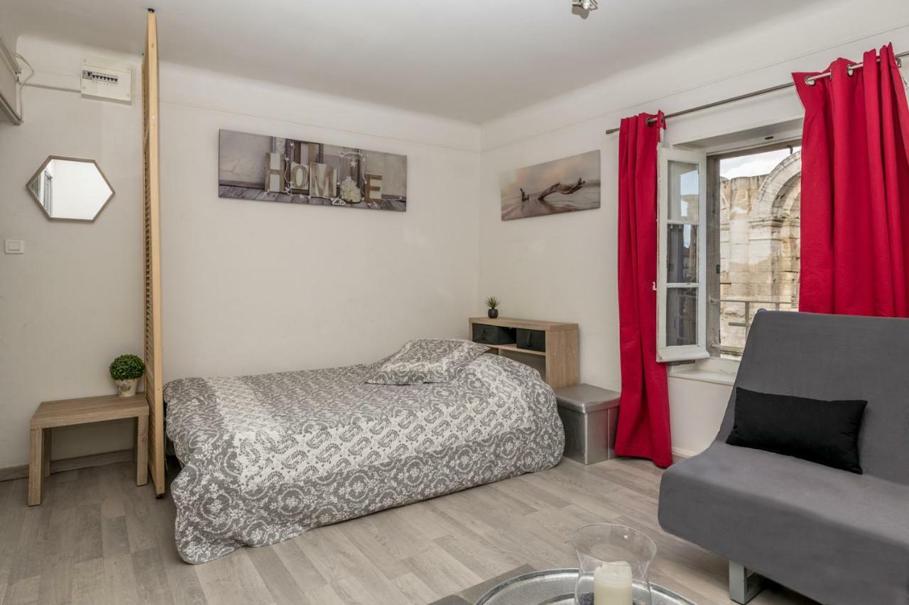 Studio Avec Vue Sur Les Arenes Arles Exterior photo